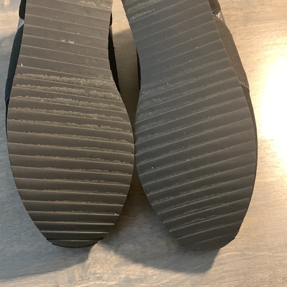 DKNY Marli Slip-On Sneakers - Picture 10 of 14